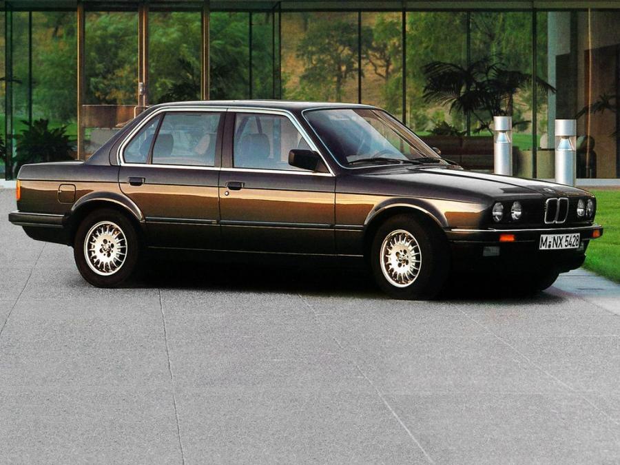  BMW 325e Sedan 1983 года  (фото 1 из 6)